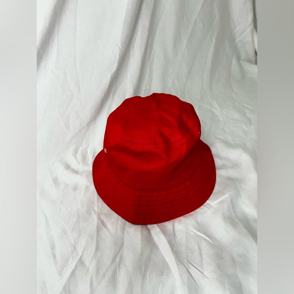 H&M. Bucket hat. Red